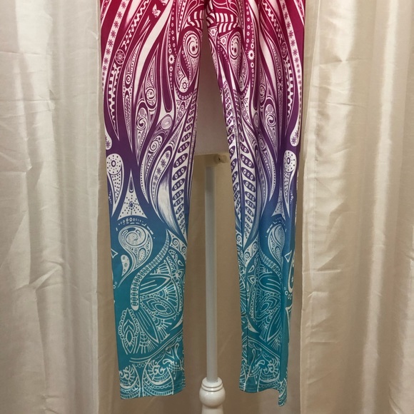 ❗️BOGO❗️Women’s leggings - Picture 6 of 7